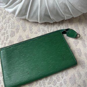 RARE LOUIS VUITTON EPI POUCH IN GREEN! 100% AUTHENTIC!